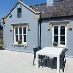 Wellington Cottage