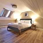 Newly Refurbished Self-Catering Lodge Sleeping 5