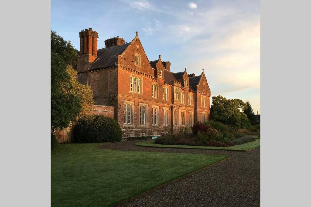 The Tack - Wells House & Gardens Holiday home Wexford