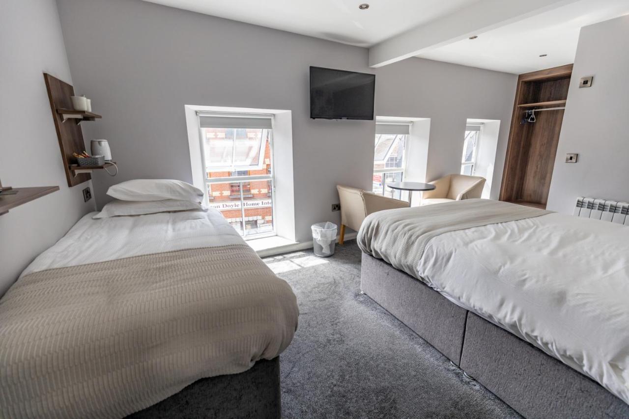 Guest house Bugler Doyles Bar & Townhouse