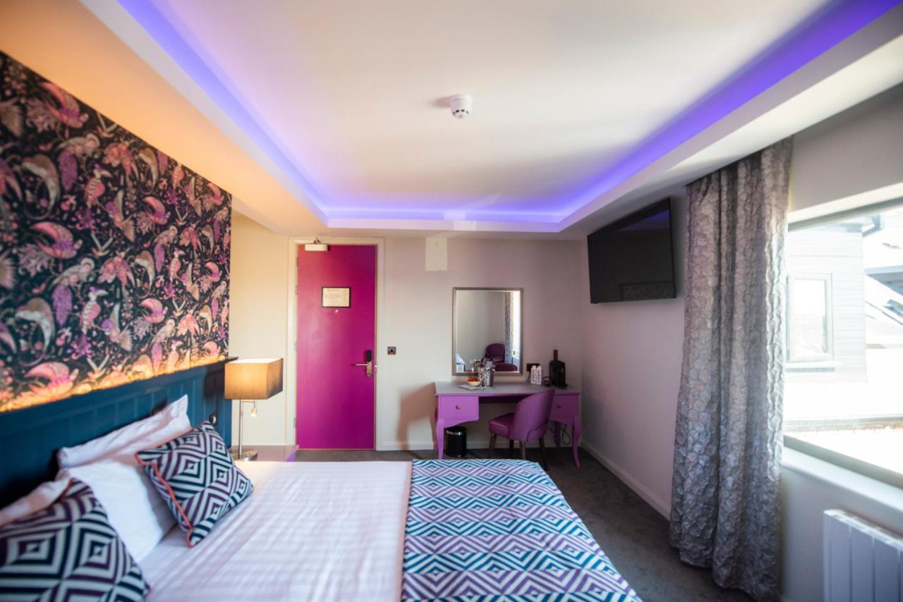 Crown Quarter * Wexford