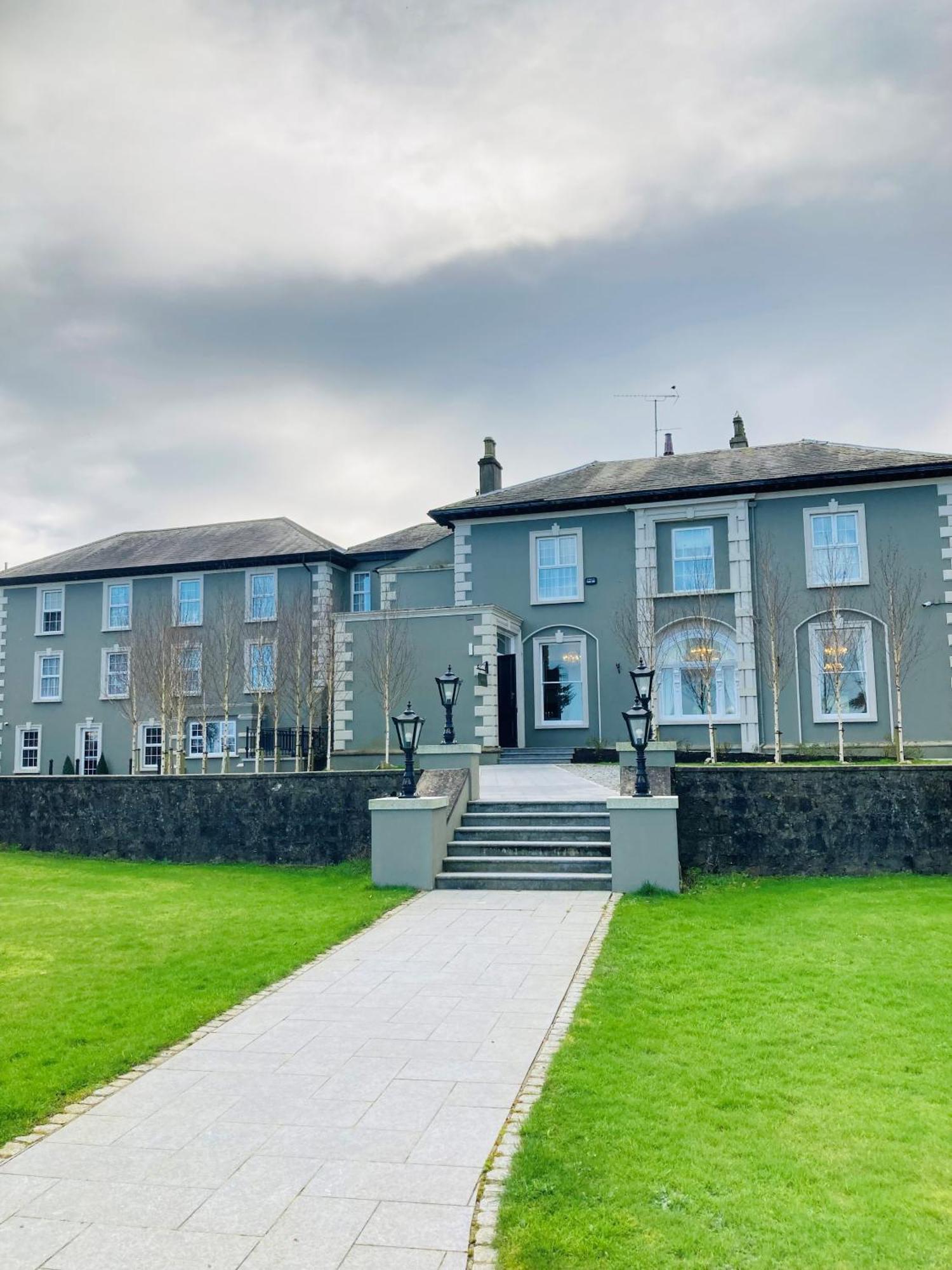 Newbay House *