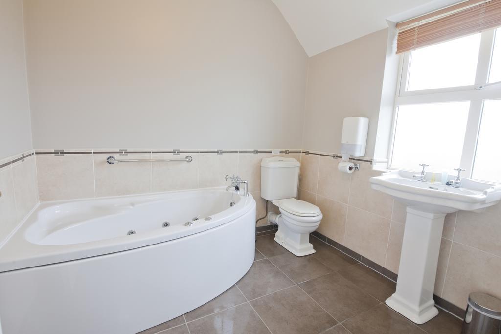Upton Court Homes * Wexford