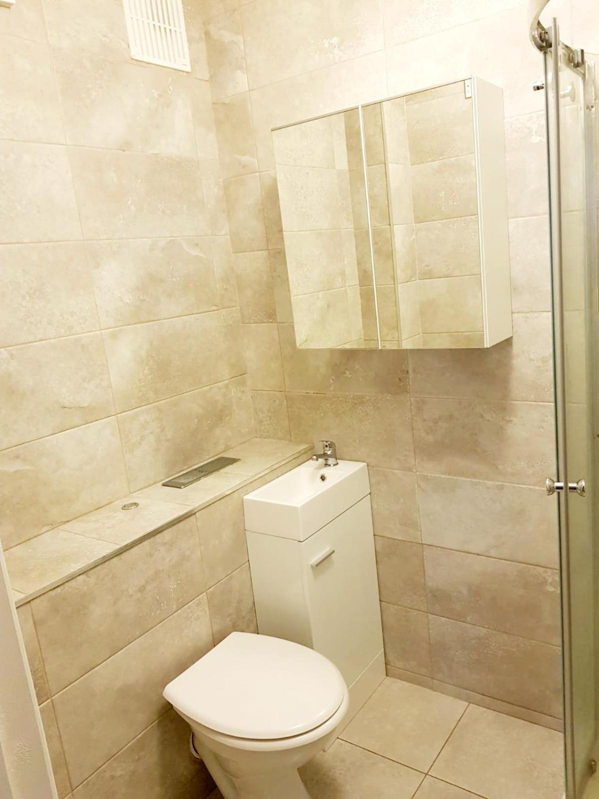 Private 3 Bedroom House In Town *