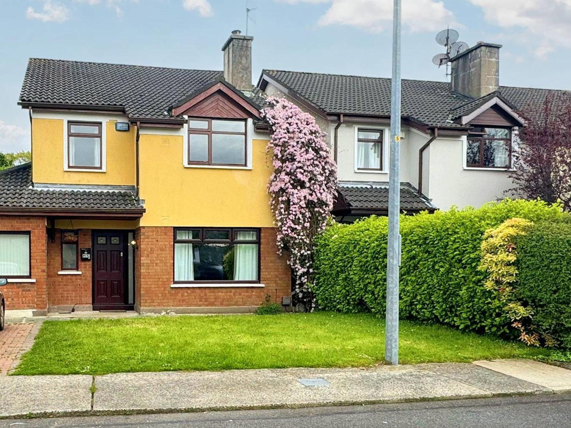 Spacious Family Friendly 4br Near Town