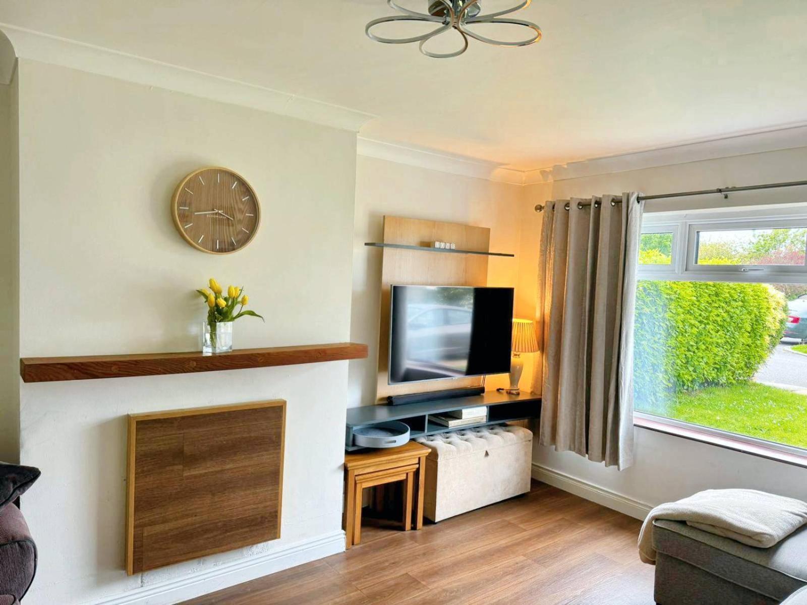 Spacious Family Friendly 4br Near Town Holiday home *