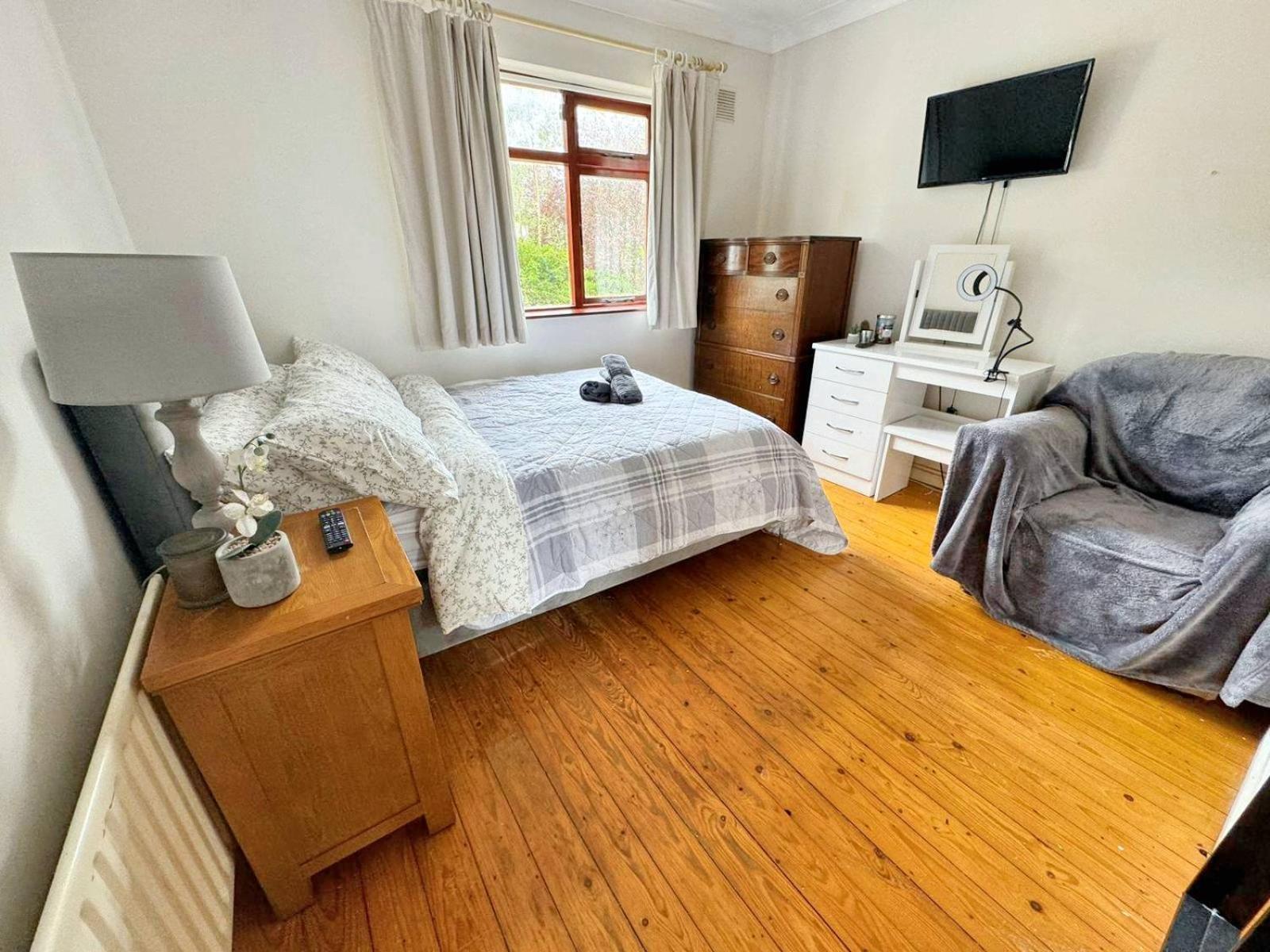 Holiday home Spacious Family Friendly 4br Near Town *
