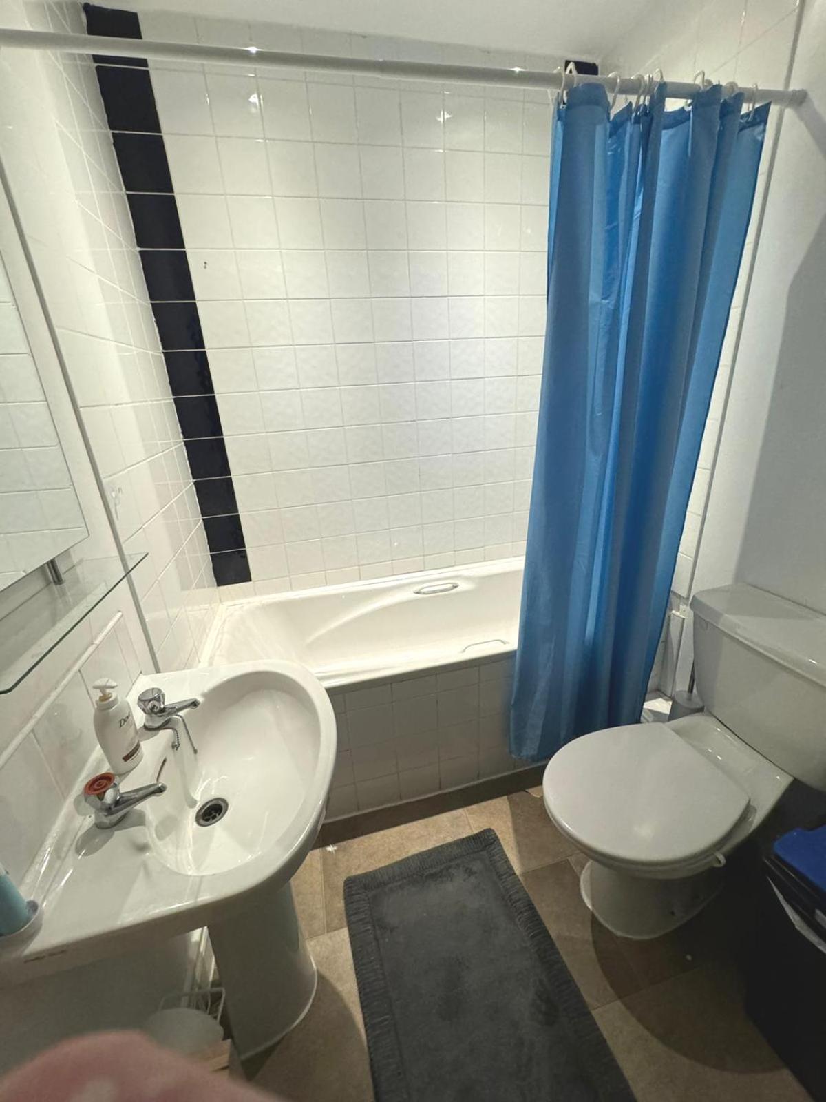 Spacious Family Friendly 4br Near Town