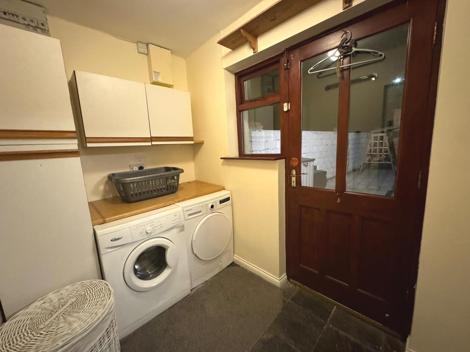 Spacious Family Friendly 4br Near Town Holiday home