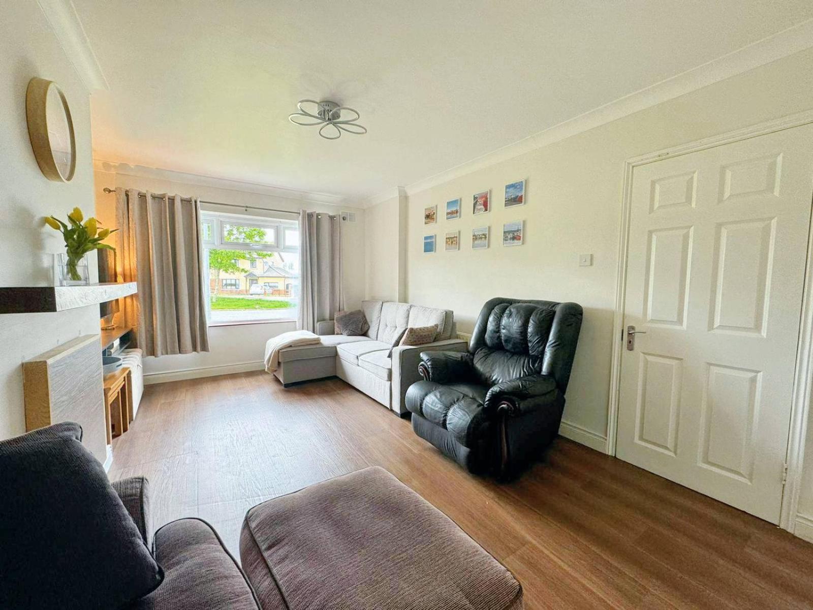 Spacious Family Friendly 4br Near Town Wexford