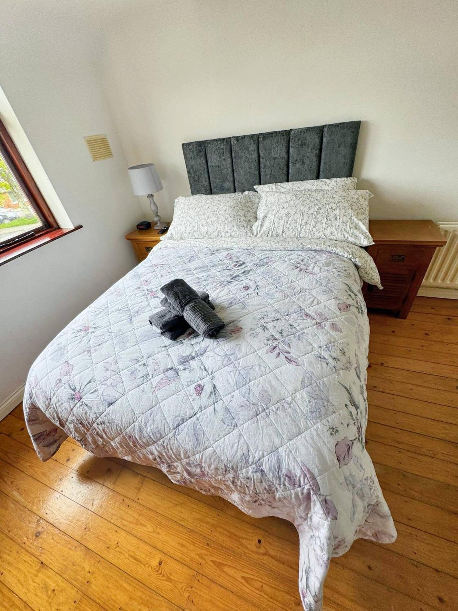 Holiday home Spacious Family Friendly 4br Near Town