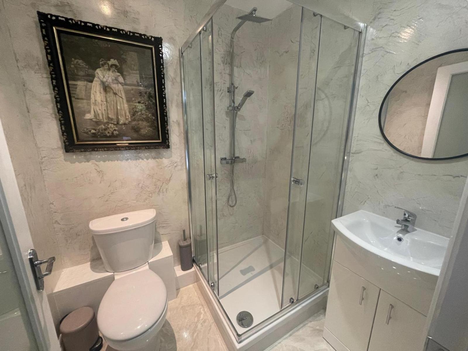 Self Contained Double Ensuite With Private Sitting * Wexford