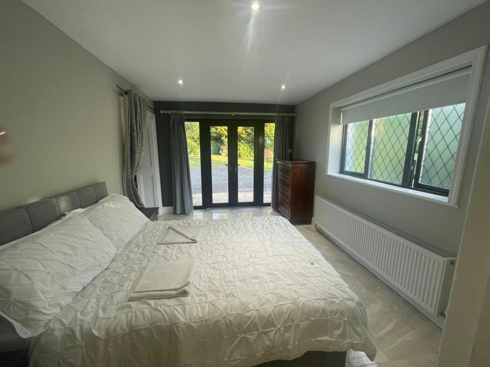 Self Contained Double Ensuite With Private Sitting *