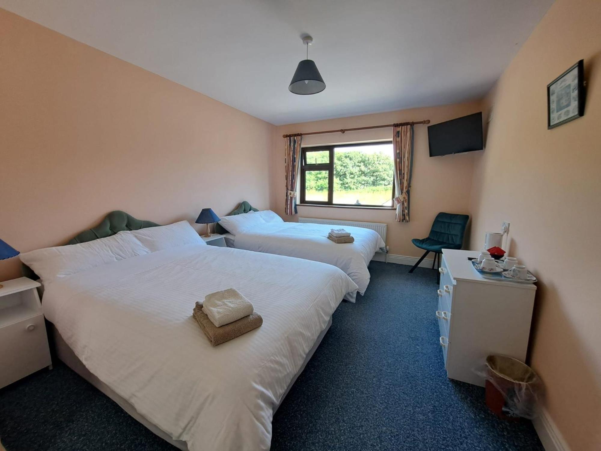 Hilltown House Guest house *