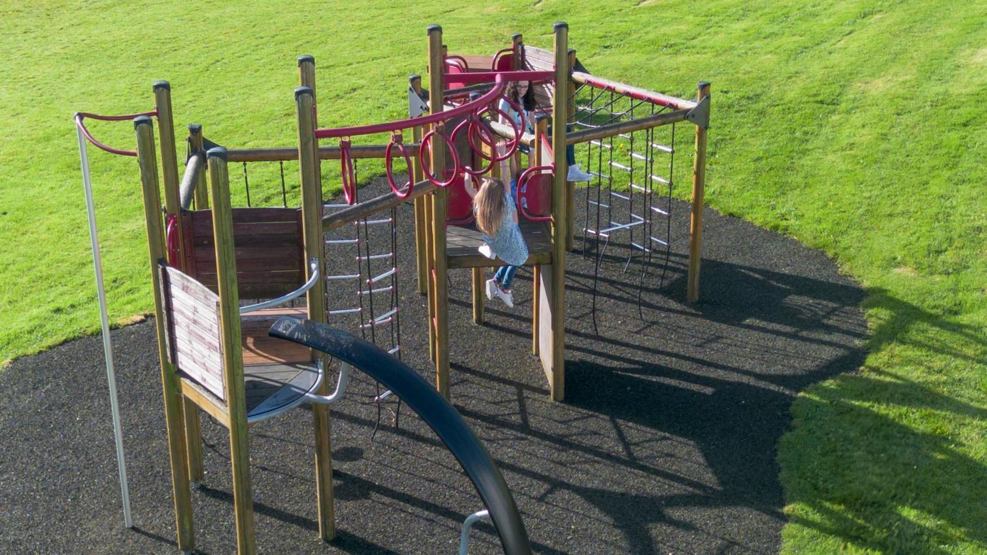 Newtown Park 3*