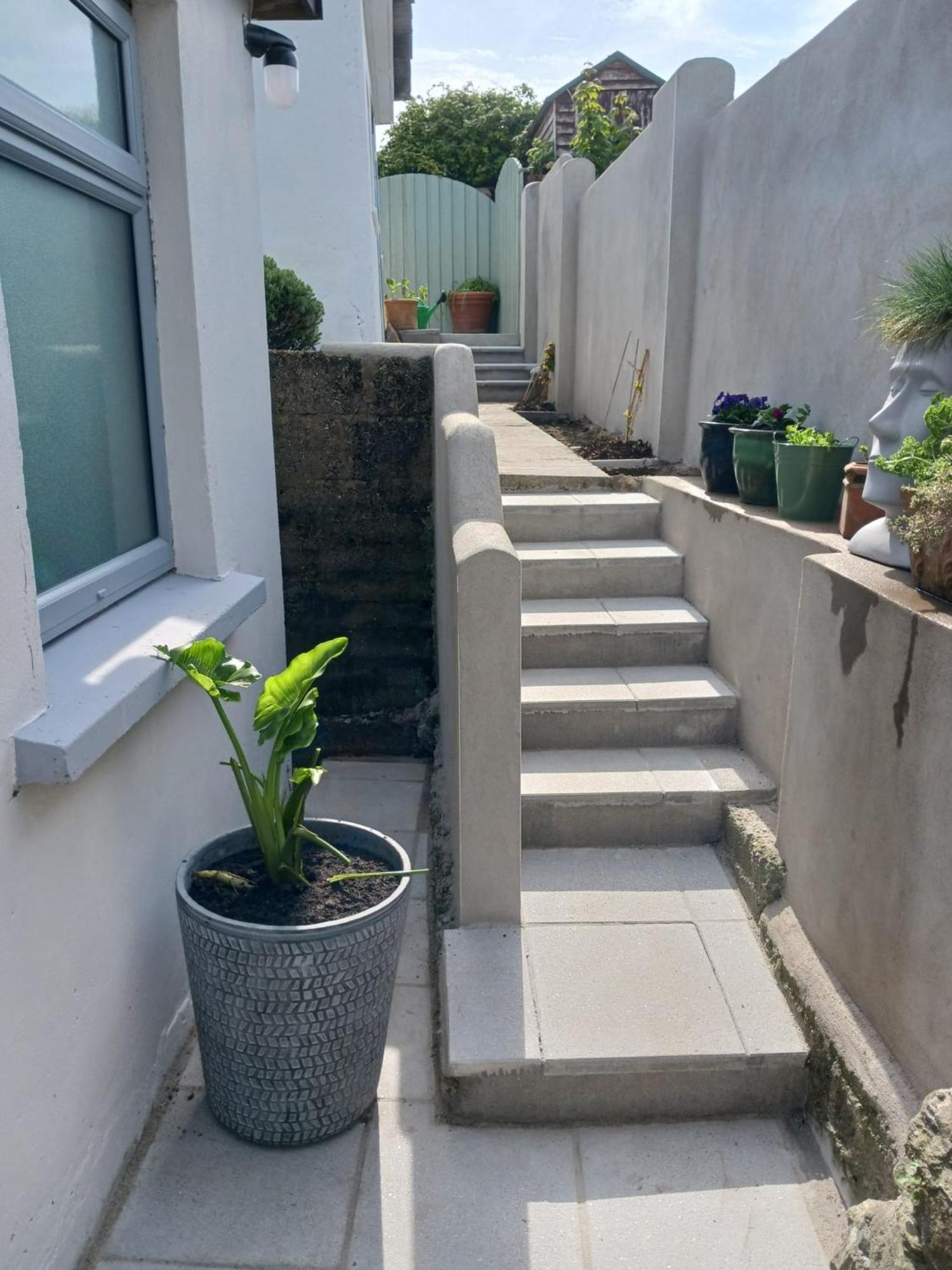 Roche's Terrace Apartment *