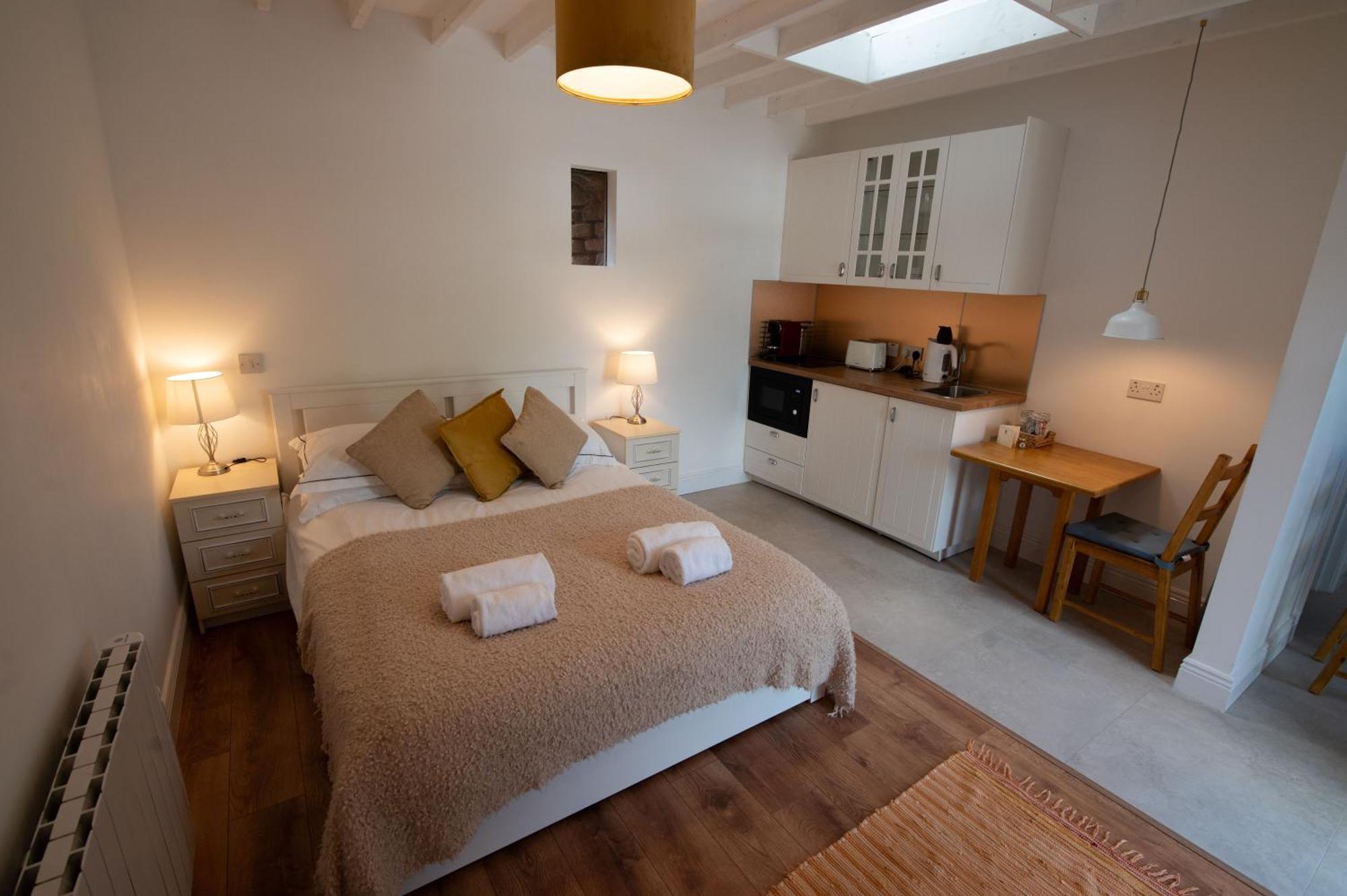 The Oak Studio-kilpatrick Glebe, Pet Friendly Apartment *
