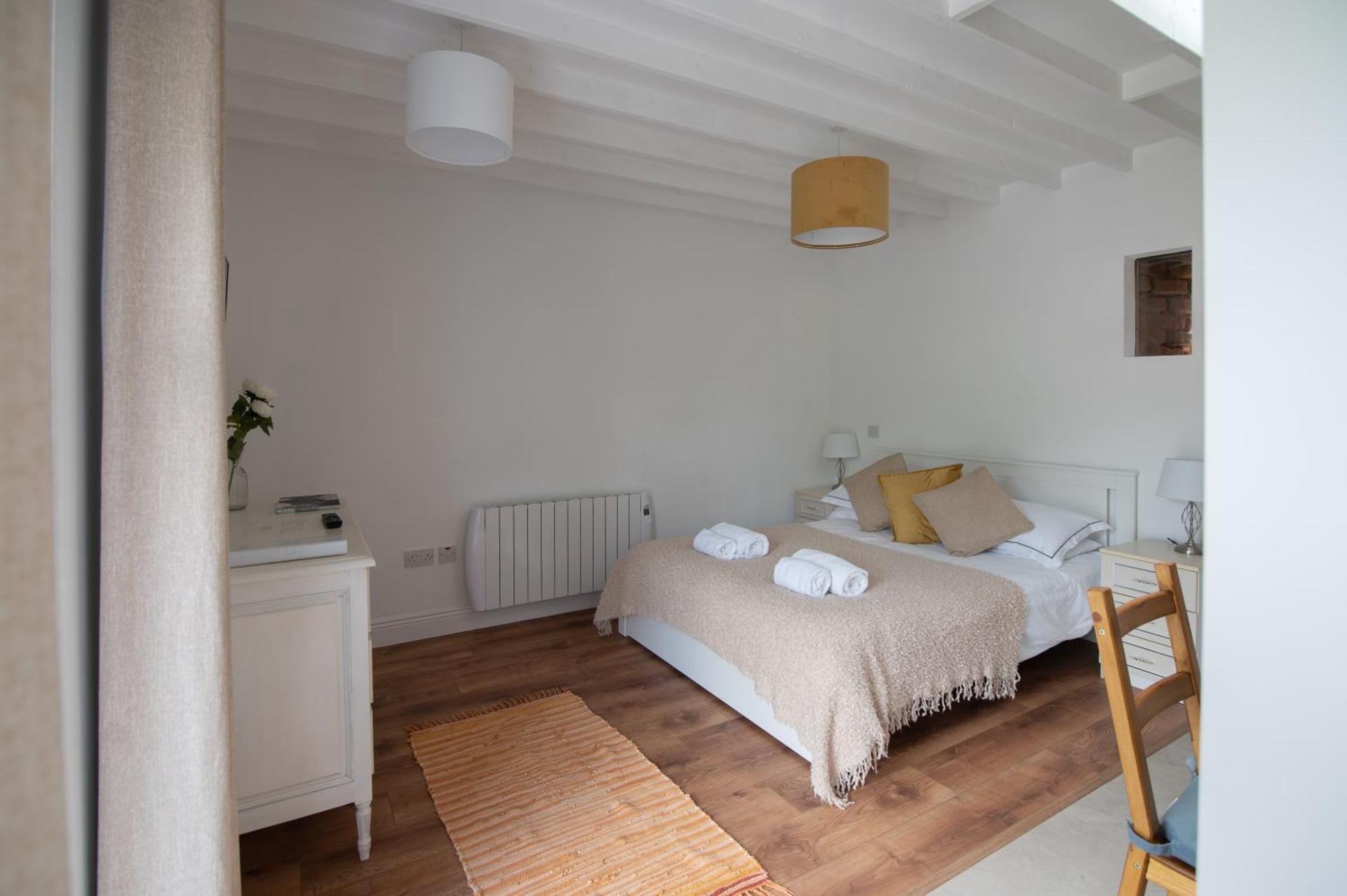 The Oak Studio-kilpatrick Glebe, Pet Friendly Apartment Wexford