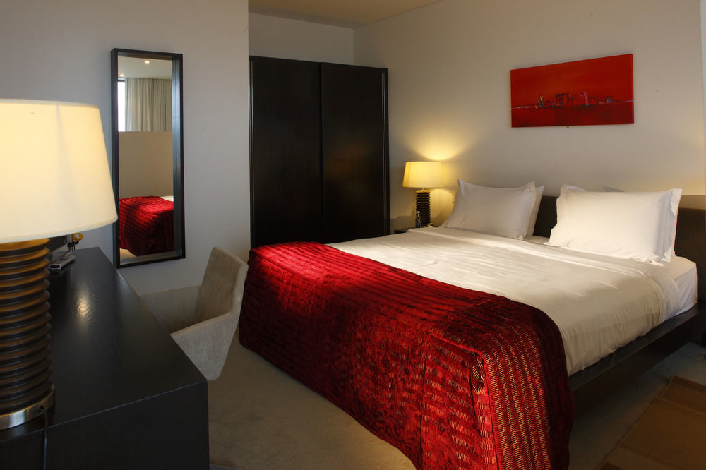 Whites Of Hotel