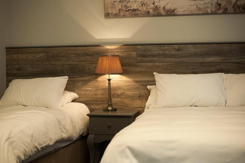 Sinnotts Bar Guest house *