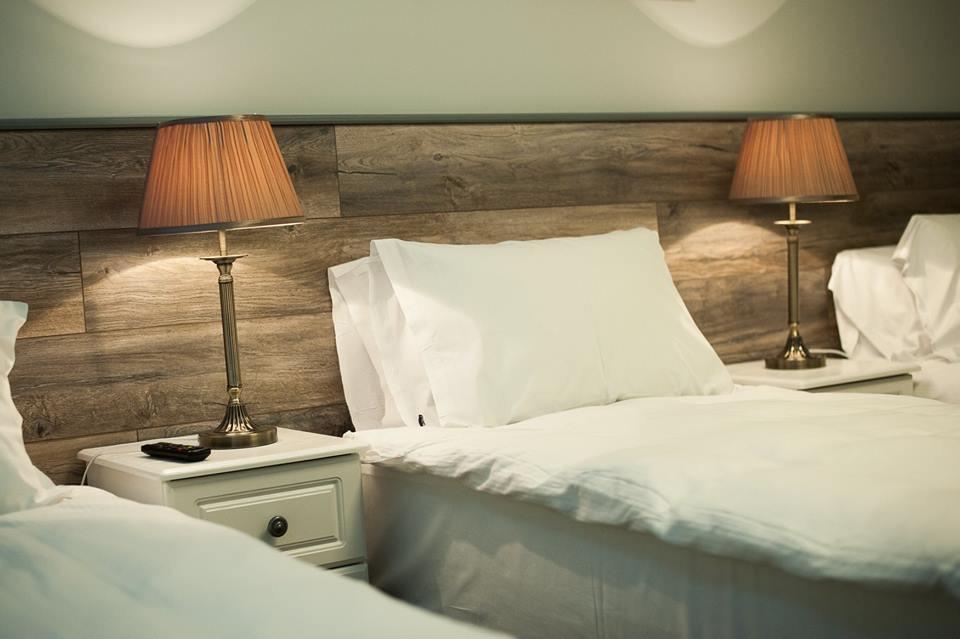 Sinnotts Bar Guest house *